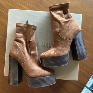 Steve Madden Hoopla Platform Zip Up Boots